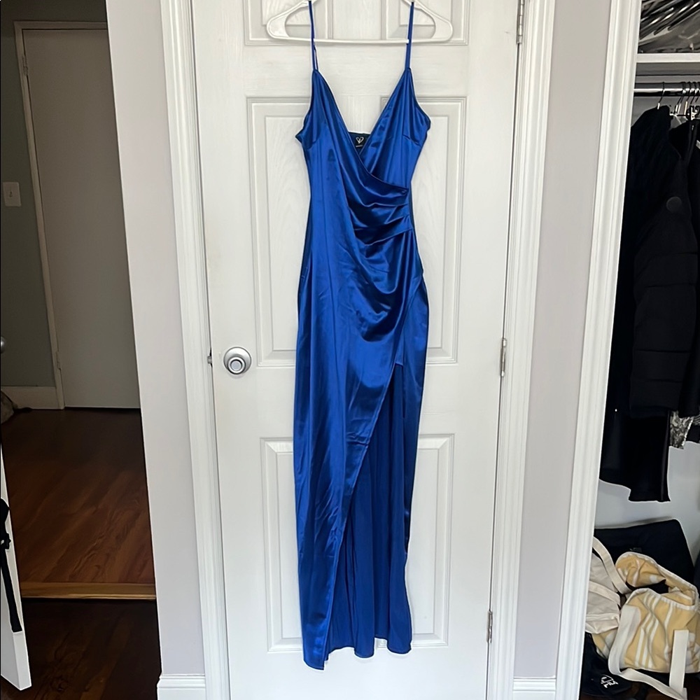 Elegant Blue Satin Dress - Windsor size medium never worn